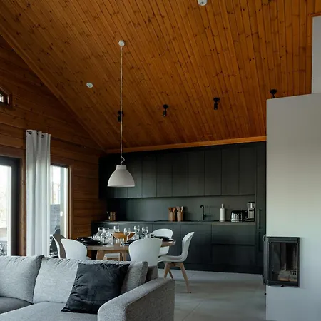 Naava - A Cozy With Two Saunas And Hill Views 木屋